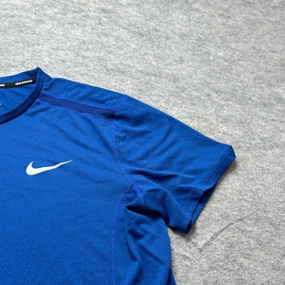 Nike Running T-Shirt Men XL Blue Reflective DRI-FIT Crew Neck Breathable AT3923 - Picture 2 of 15